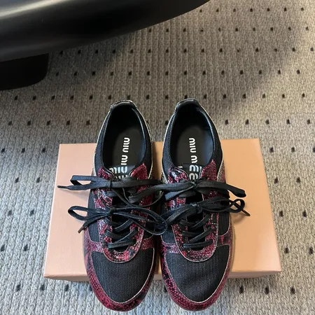 ミュウミュウ カジュアルシューズ