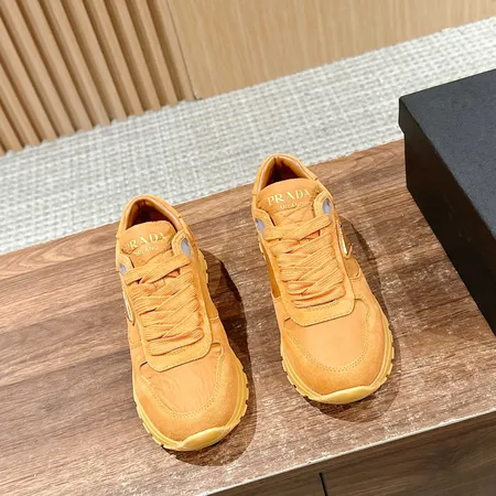 プラダ スニーカー