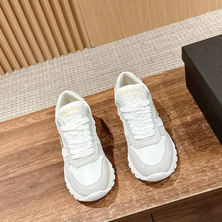 プラダ スニーカー