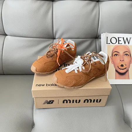 ミュウミュウ カジュアルシューズ