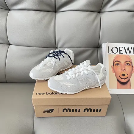 ミュウミュウ カジュアルシューズ