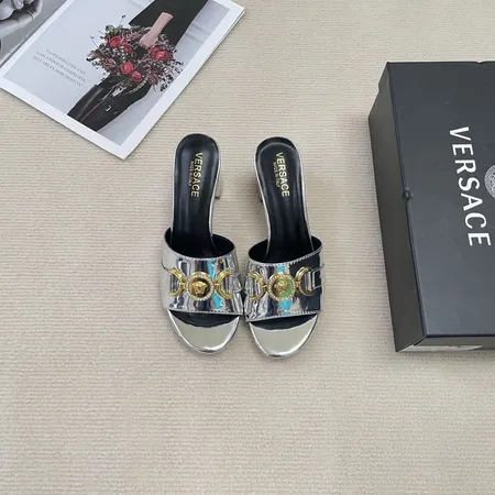ヴェルサーチ サンダル