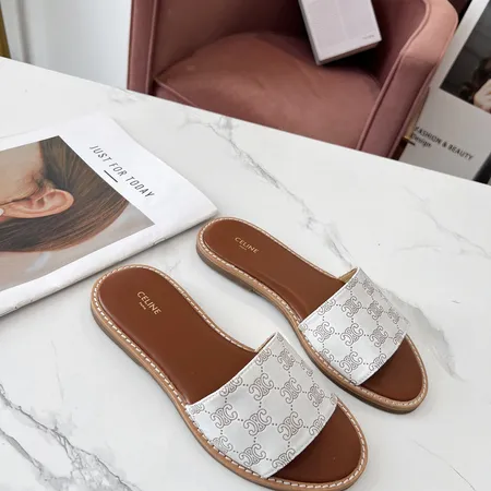 セリーヌ スリッパ