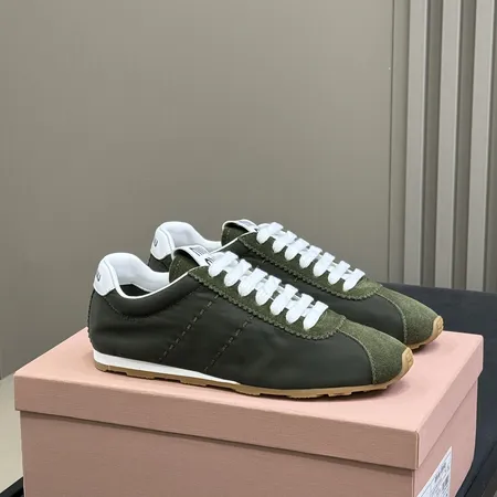 ミュウミュウ スニーカー