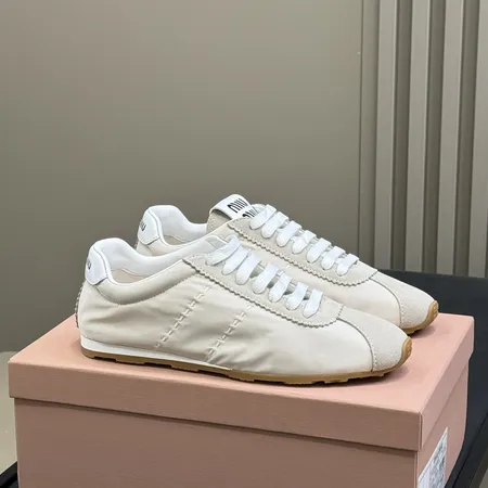 ミュウミュウ スニーカー