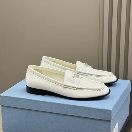 プラダ カジュアルシューズ