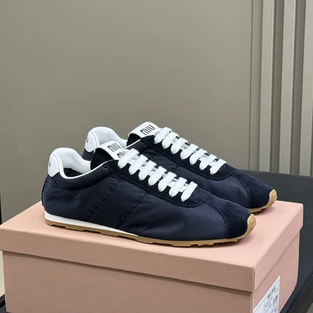 ミュウミュウ スニーカー