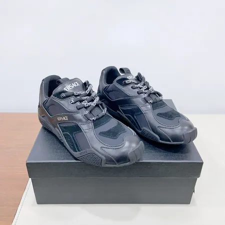 ヴェルサーチ スニーカー