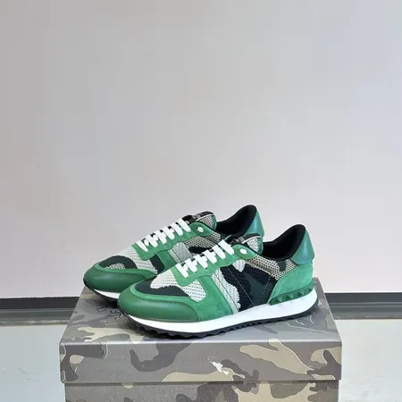 ヴァレンティノ スニーカー