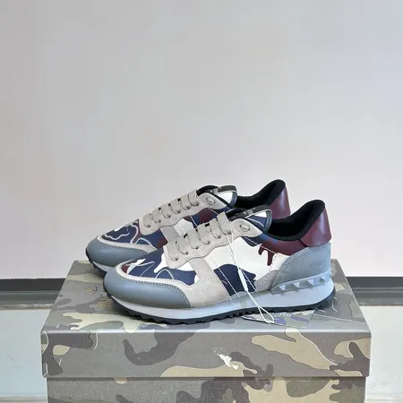 ヴァレンティノ スニーカー