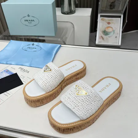プラダ スリッパ