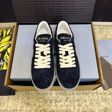 プラダ カジュアルシューズ