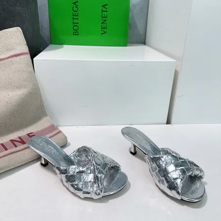 ボッテガ ヴェネタ スリッパ