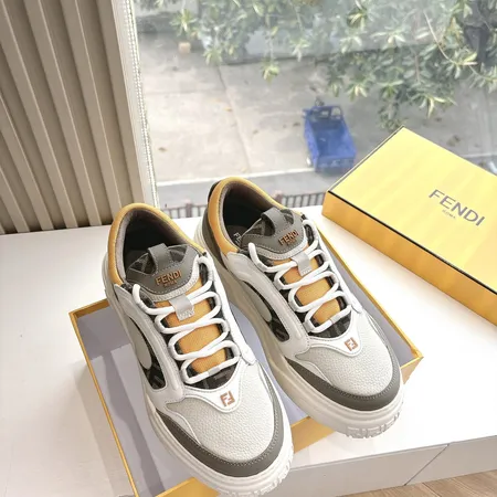 フェンディ カジュアルシューズ
