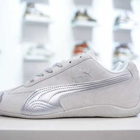 プーマ スニーカー