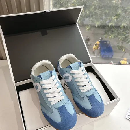 ロエベ スニーカー