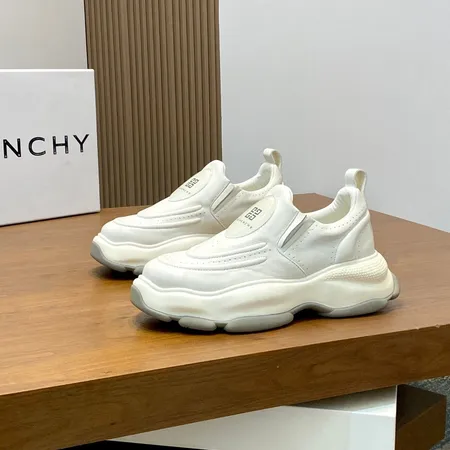 ジバンシィ スニーカー