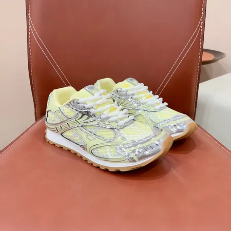 ボッテガ ヴェネタ カジュアルシューズ