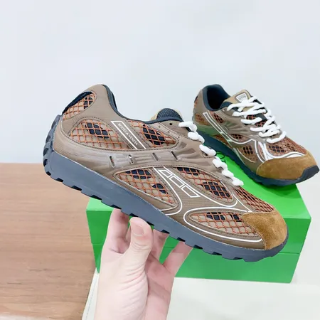 ボッテガ ヴェネタ カジュアルシューズ