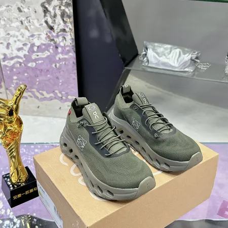 ロエベ スニーカー