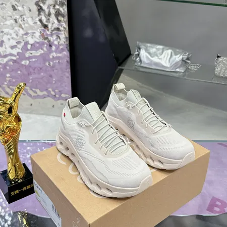 ロエベ スニーカー