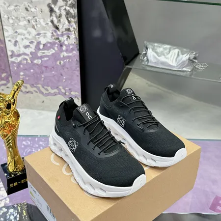 ロエベ スニーカー