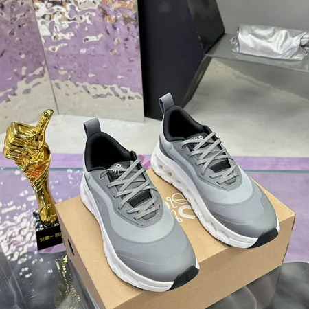 ロエベ スニーカー