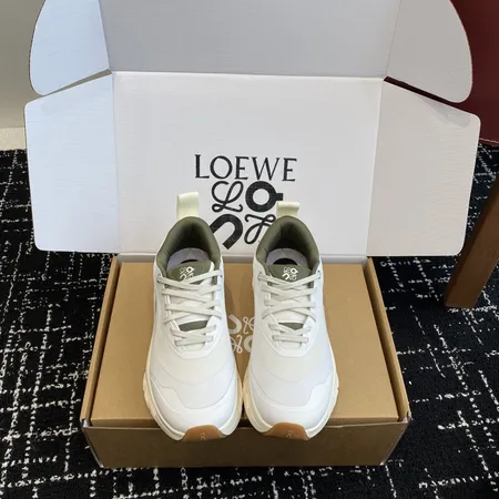 ロエベ スニーカー