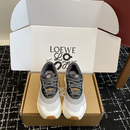 ロエベ スニーカー