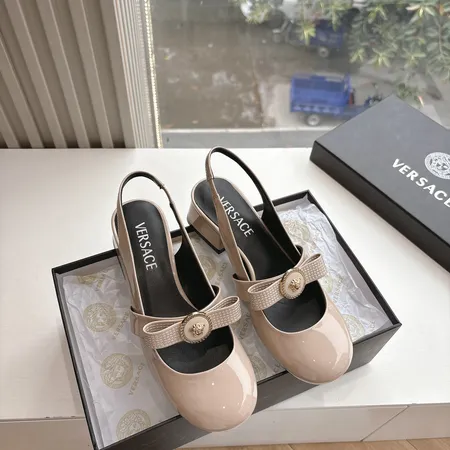 ヴェルサーチ サンダル