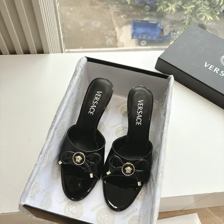 ヴェルサーチ スリッパ