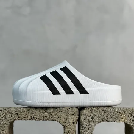 アディダス スリッパ