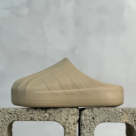 アディダス スリッパ