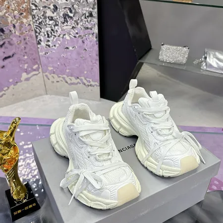 バレンシアガ スニーカー