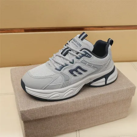 フェンディ スニーカー