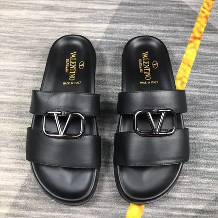 ヴァレンティノ スリッパ