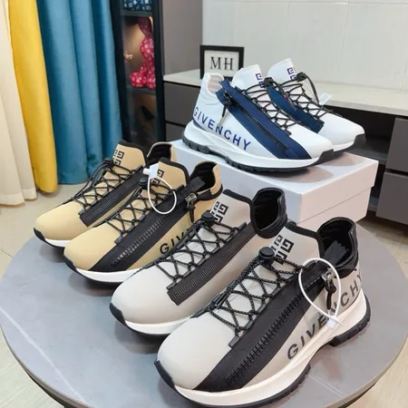 ジバンシィ スニーカー