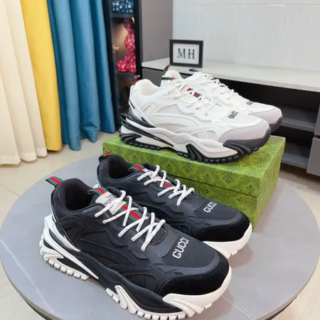 ヴェルサーチ スニーカー