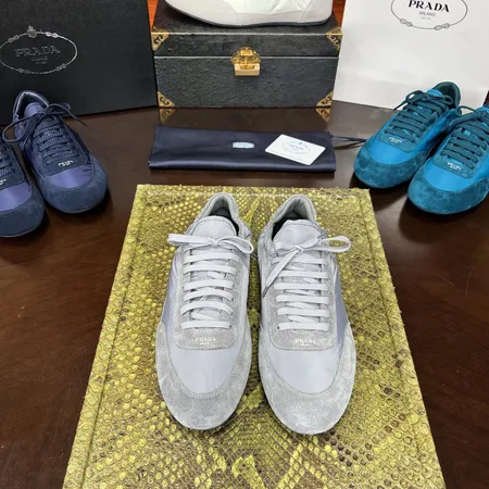 プラダ スニーカー