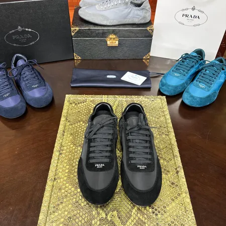 プラダ スニーカー
