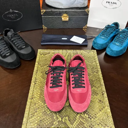 プラダ スニーカー