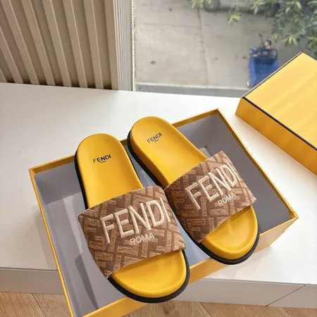 フェンディ スリッパ