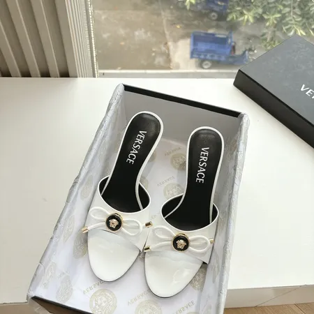 ヴェルサーチ サンダル