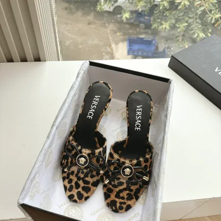 ヴェルサーチ サンダル