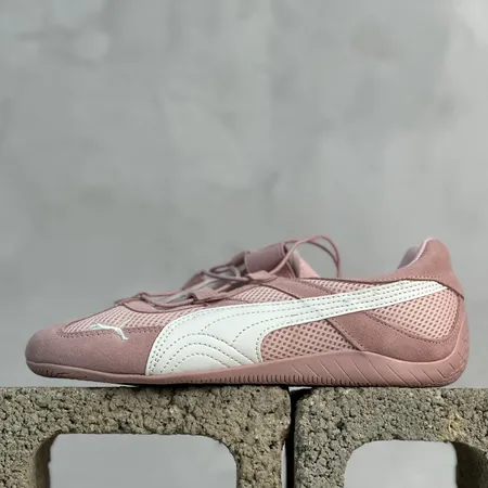 プーマ スニーカー