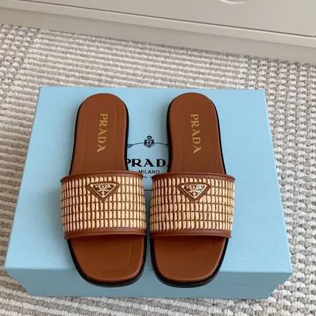 プラダ スリッパ