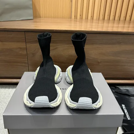 バレンシアガ スニーカー