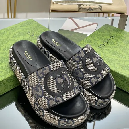 グッチ スリッパ
