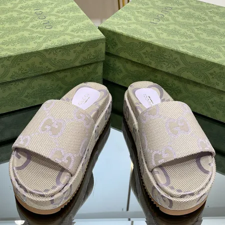 グッチ スリッパ