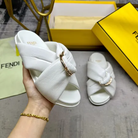 フェンディ スリッパ